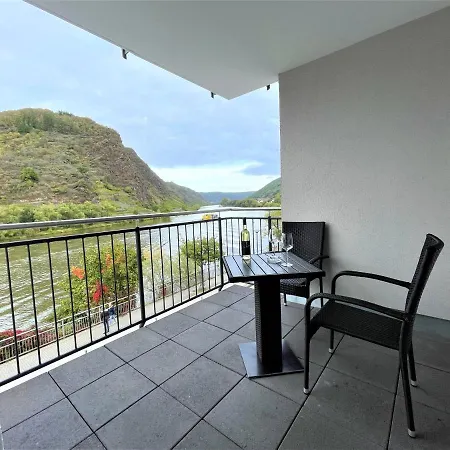 Moselpromenade Villa Moselufer, Panorama & Burg Cochem Blick, Netflix, Balkon Exterior photo