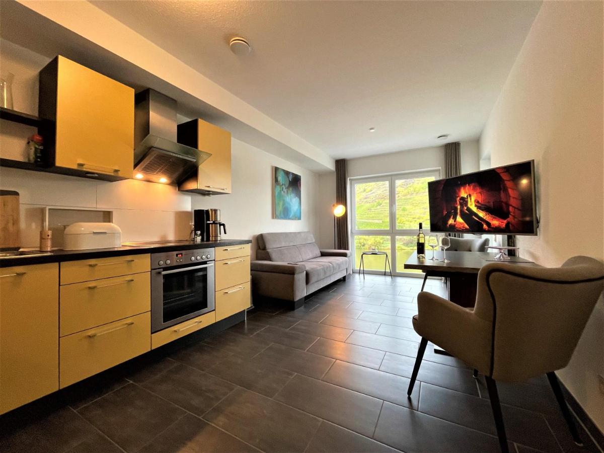 Moselpromenade Moselufer, Panorama & Burg Blick, Netflix, Balkon Apartment Cochem
