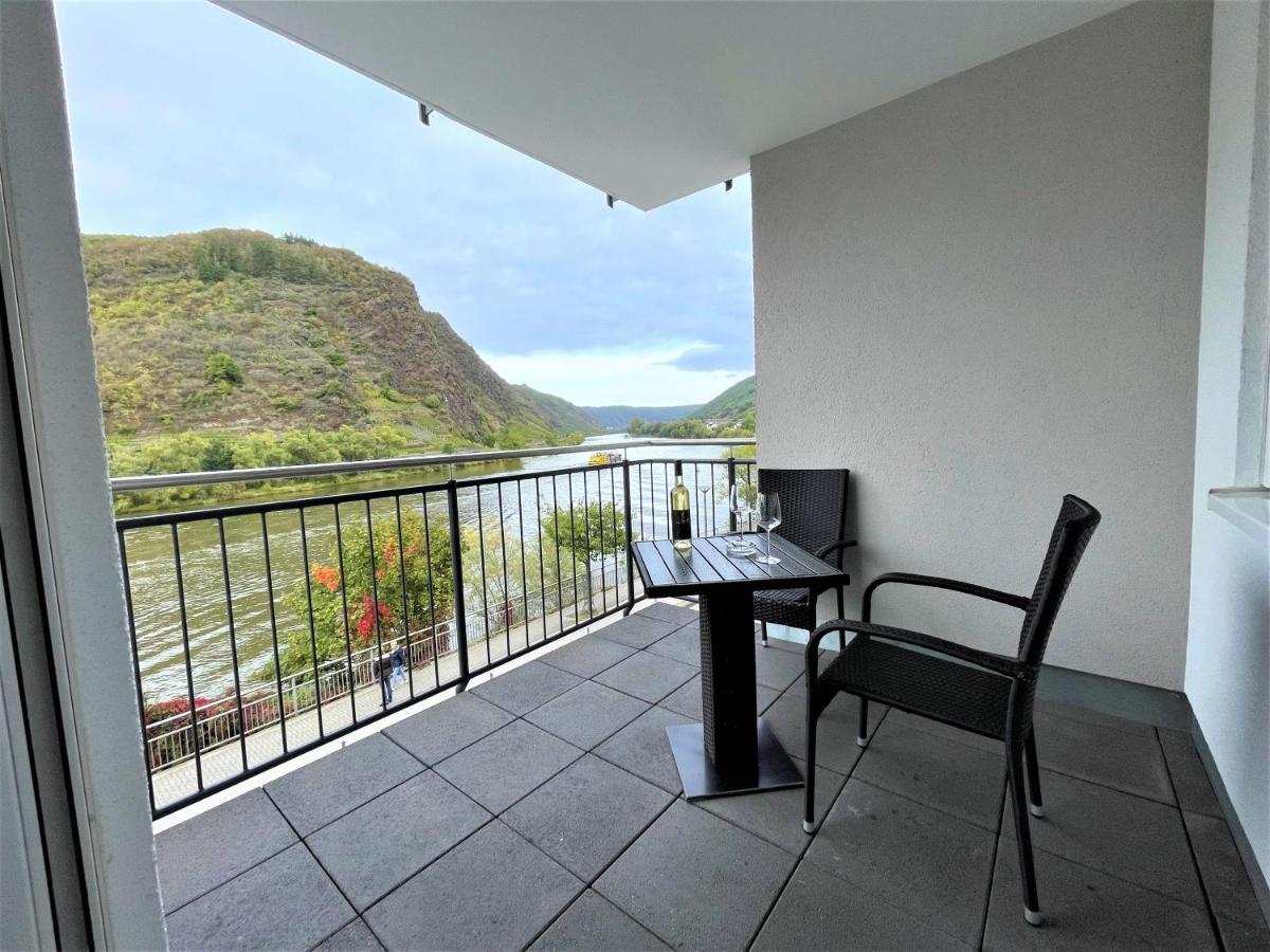 Moselpromenade Moselufer, Panorama & Burg Blick, Netflix, Balkon
